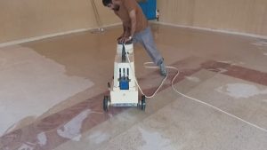 كم سعر جلي بلاط الحوش